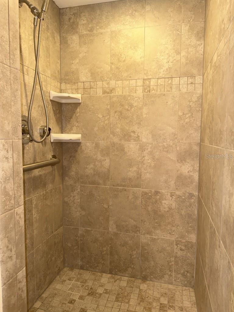 EAST LAKE WOODLANDS CYPRESS ESTATES - Residential Lease