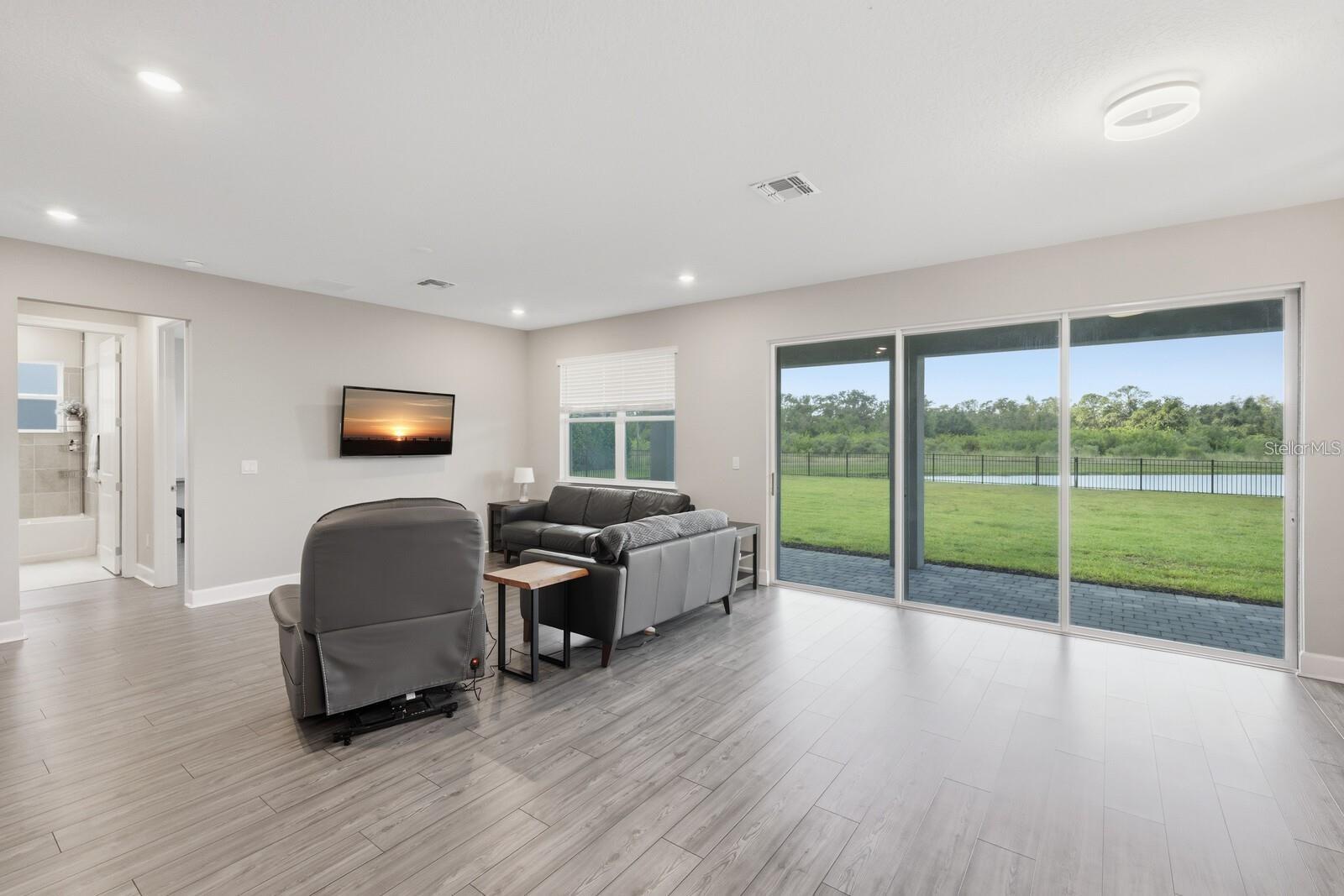 SAVANNA AT LAKEWOOD RANCH - Residential Lease