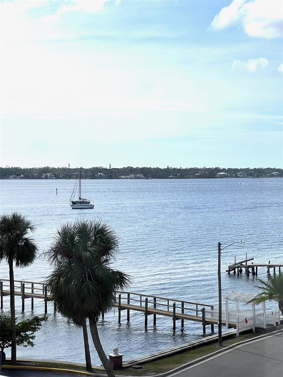 REGATTA POINTE CONDO PH I - Residential Lease