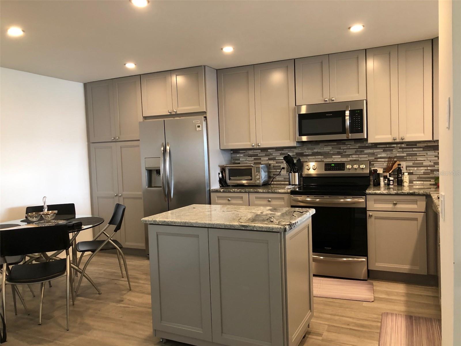 REGATTA POINTE CONDO PH I - Residential Lease