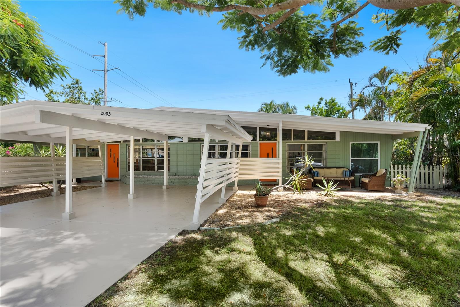 SOUTH GATE - Residential Lease