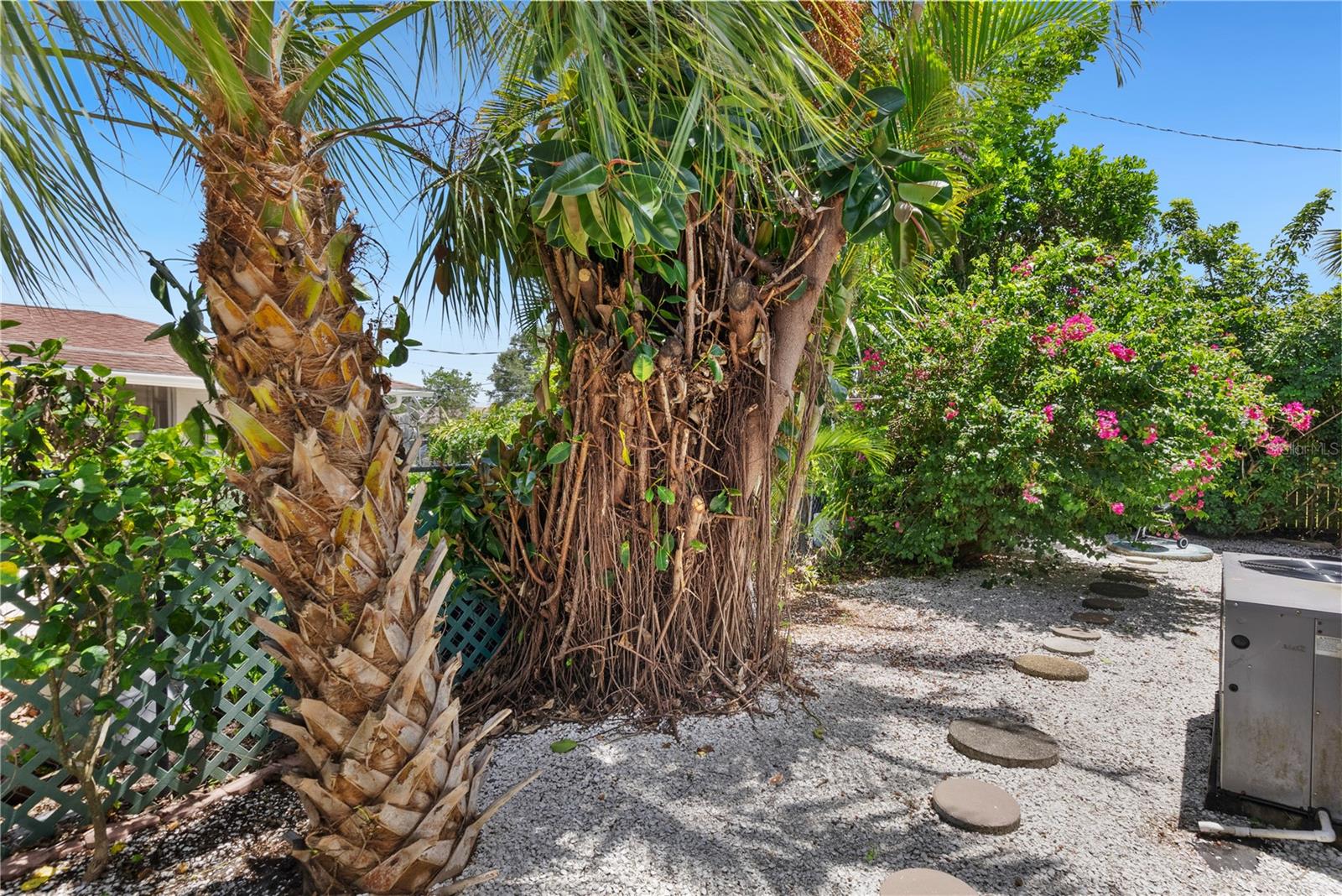 SOUTH GATE - Residential Lease
