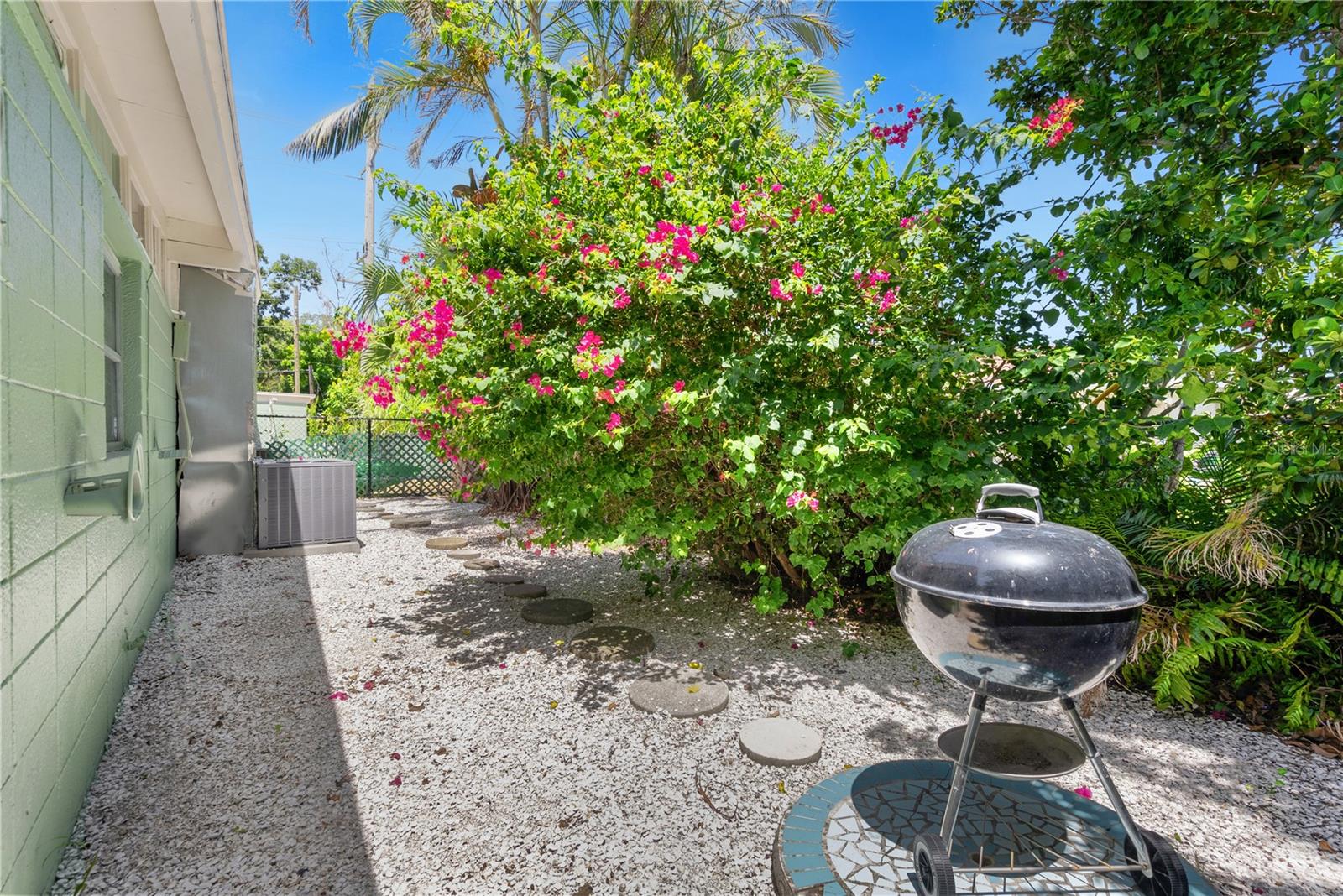 SOUTH GATE - Residential Lease