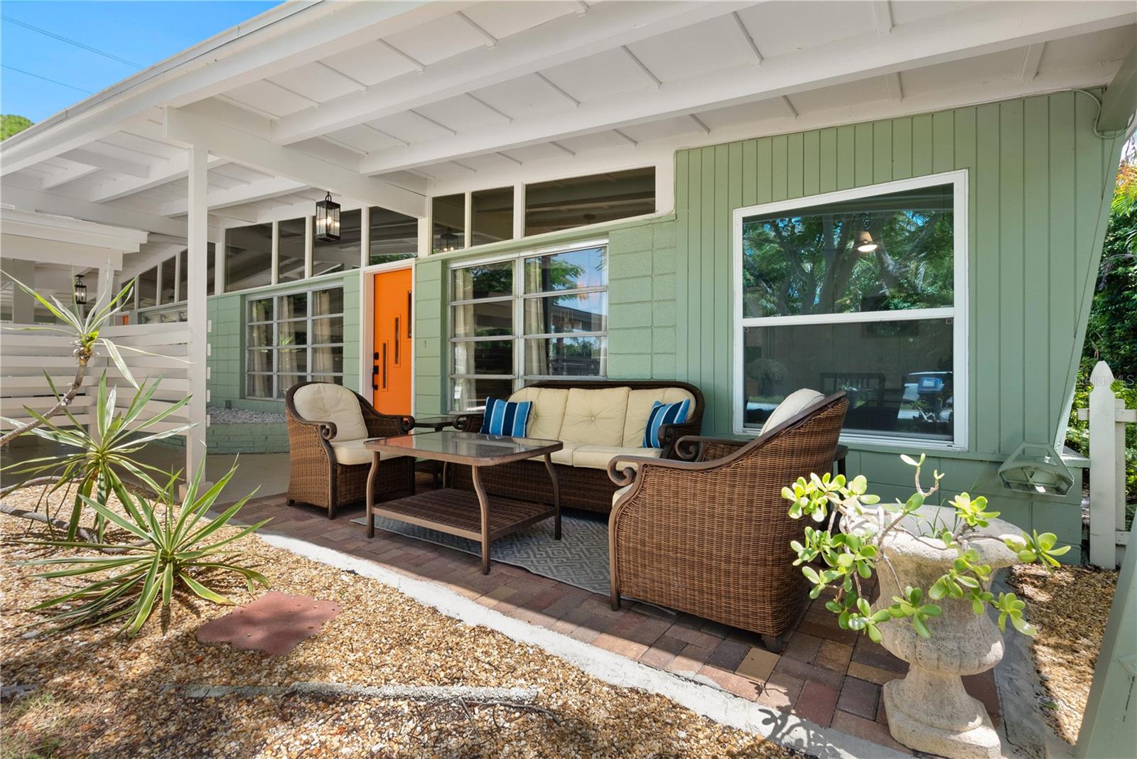 SOUTH GATE - Residential Lease