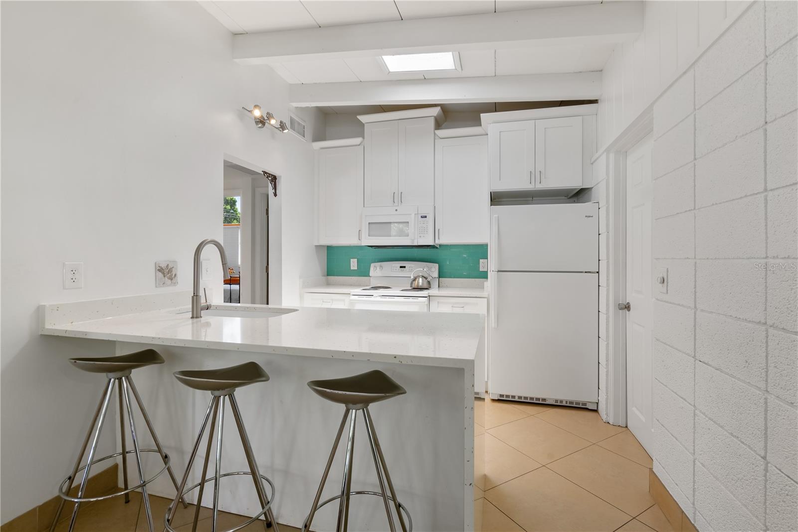 SOUTH GATE - Residential Lease