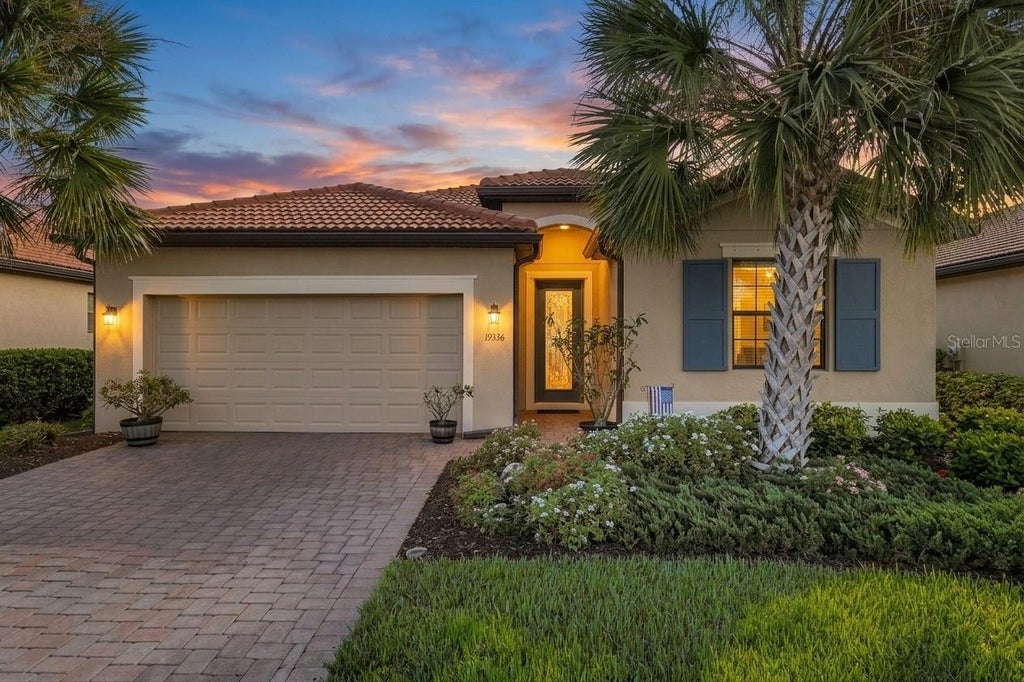 Photo of 19336 Bluff Drive, Venice, FL 34292 (MLS # N6146202)