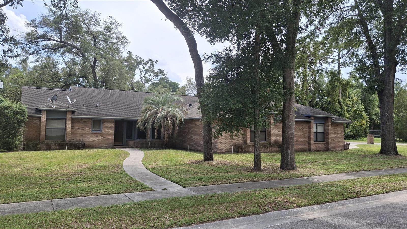 900 RED FOX ROAD