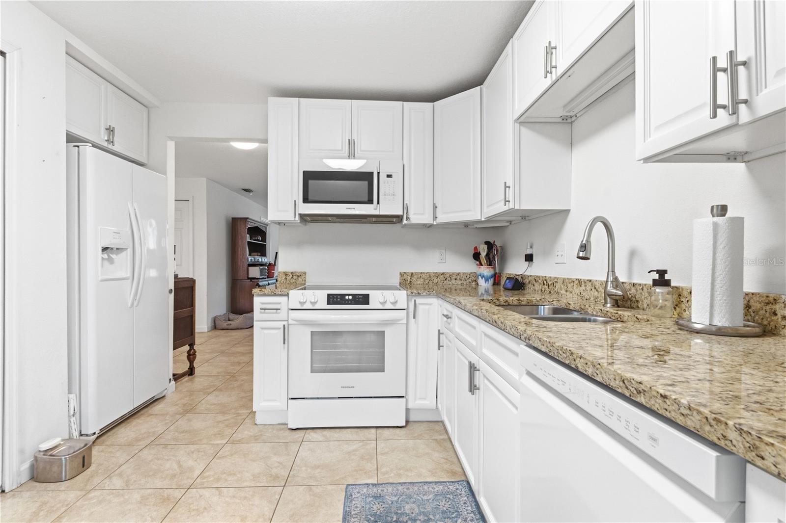 YORKTOWN AT BEACON PLACE - Residential