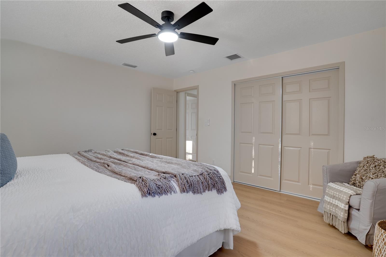 MEADOW LAWN 15TH ADD - Residential