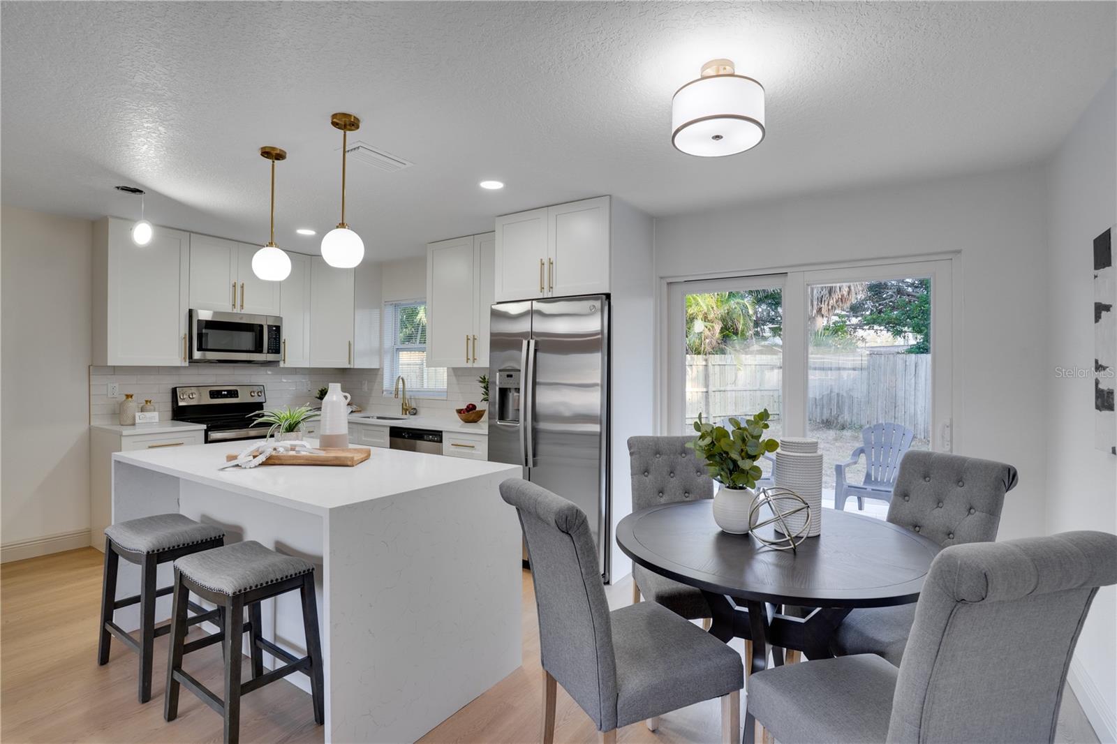 MEADOW LAWN 15TH ADD - Residential