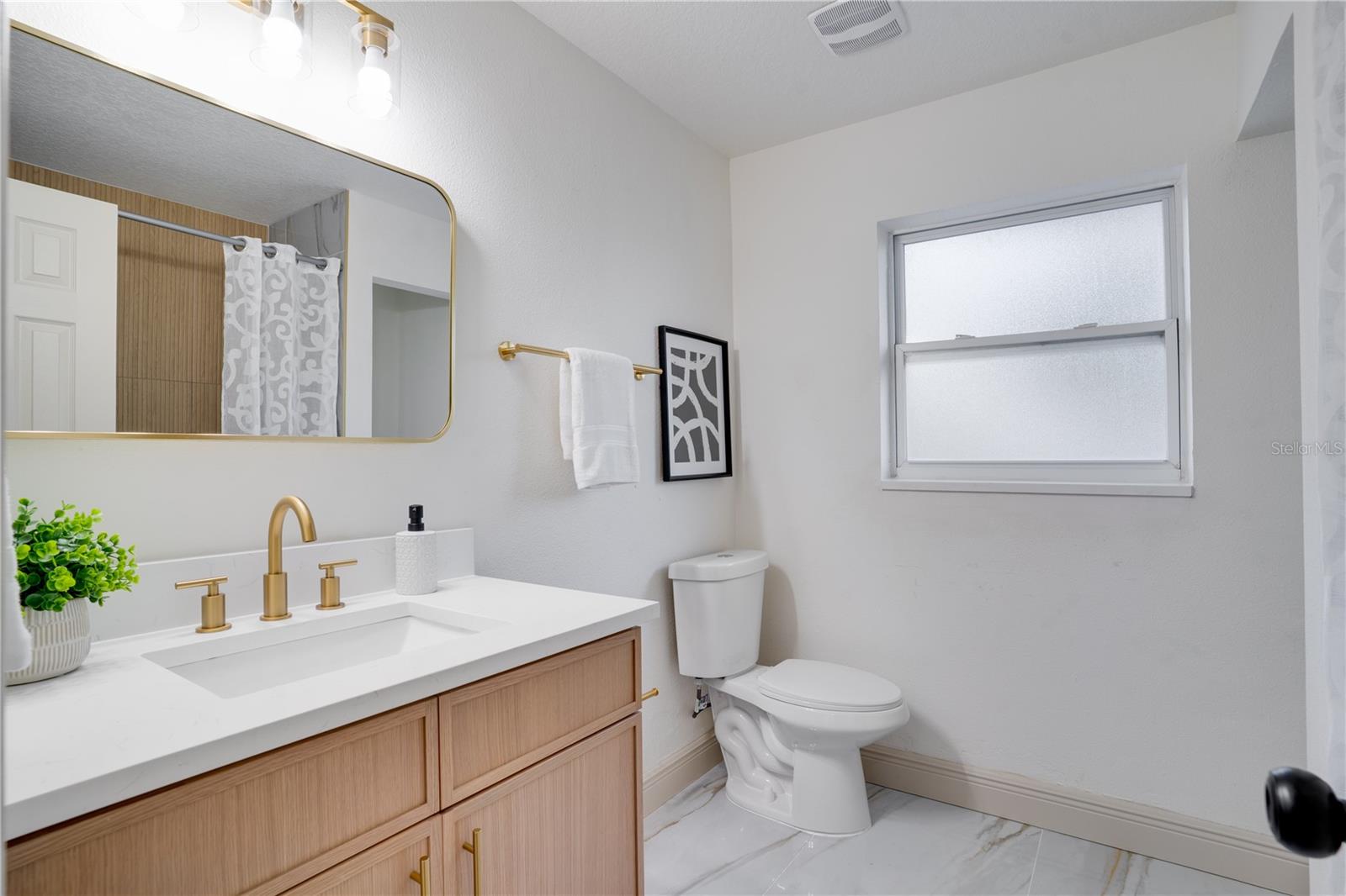 MEADOW LAWN 15TH ADD - Residential