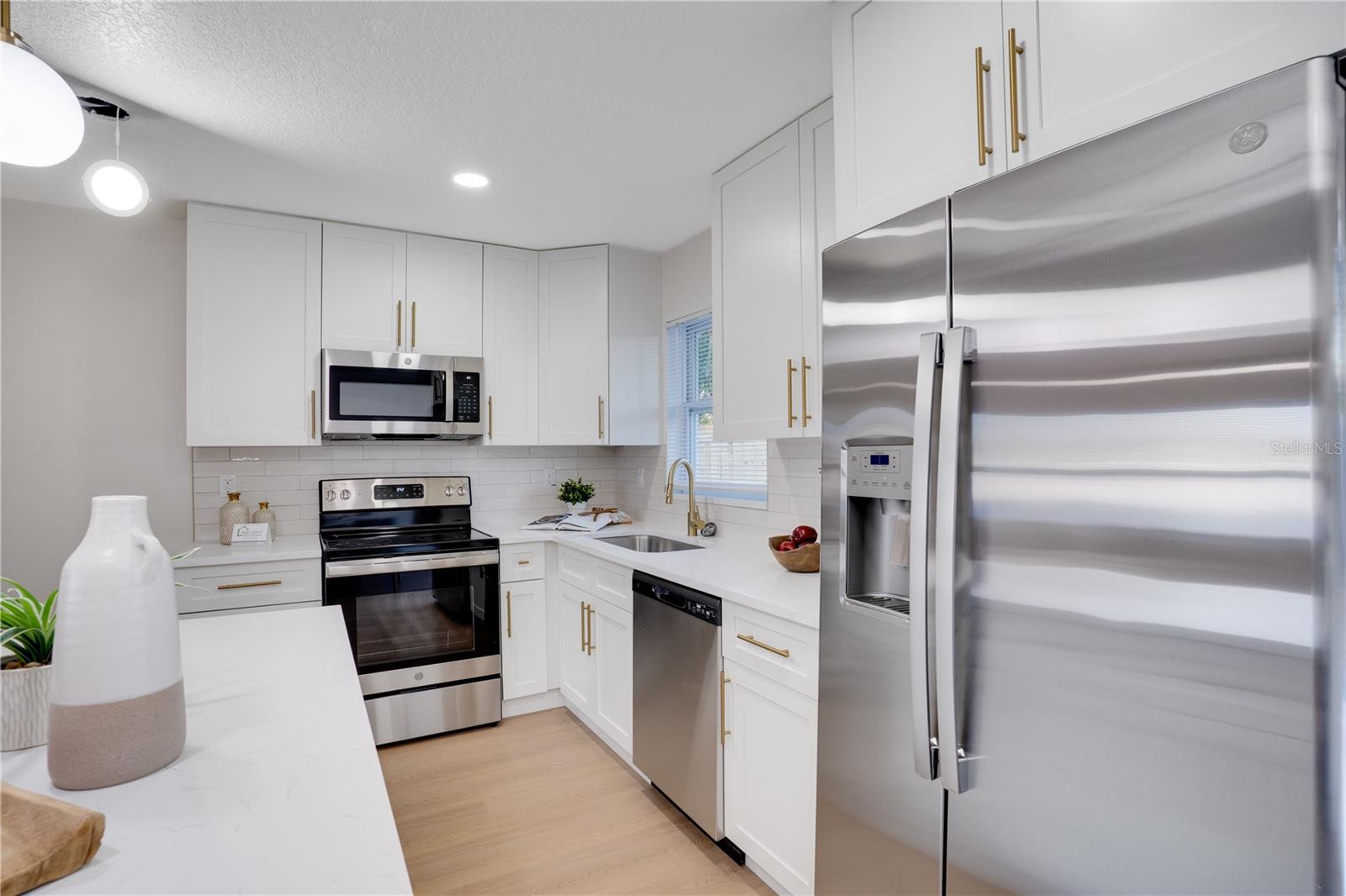 MEADOW LAWN 15TH ADD - Residential