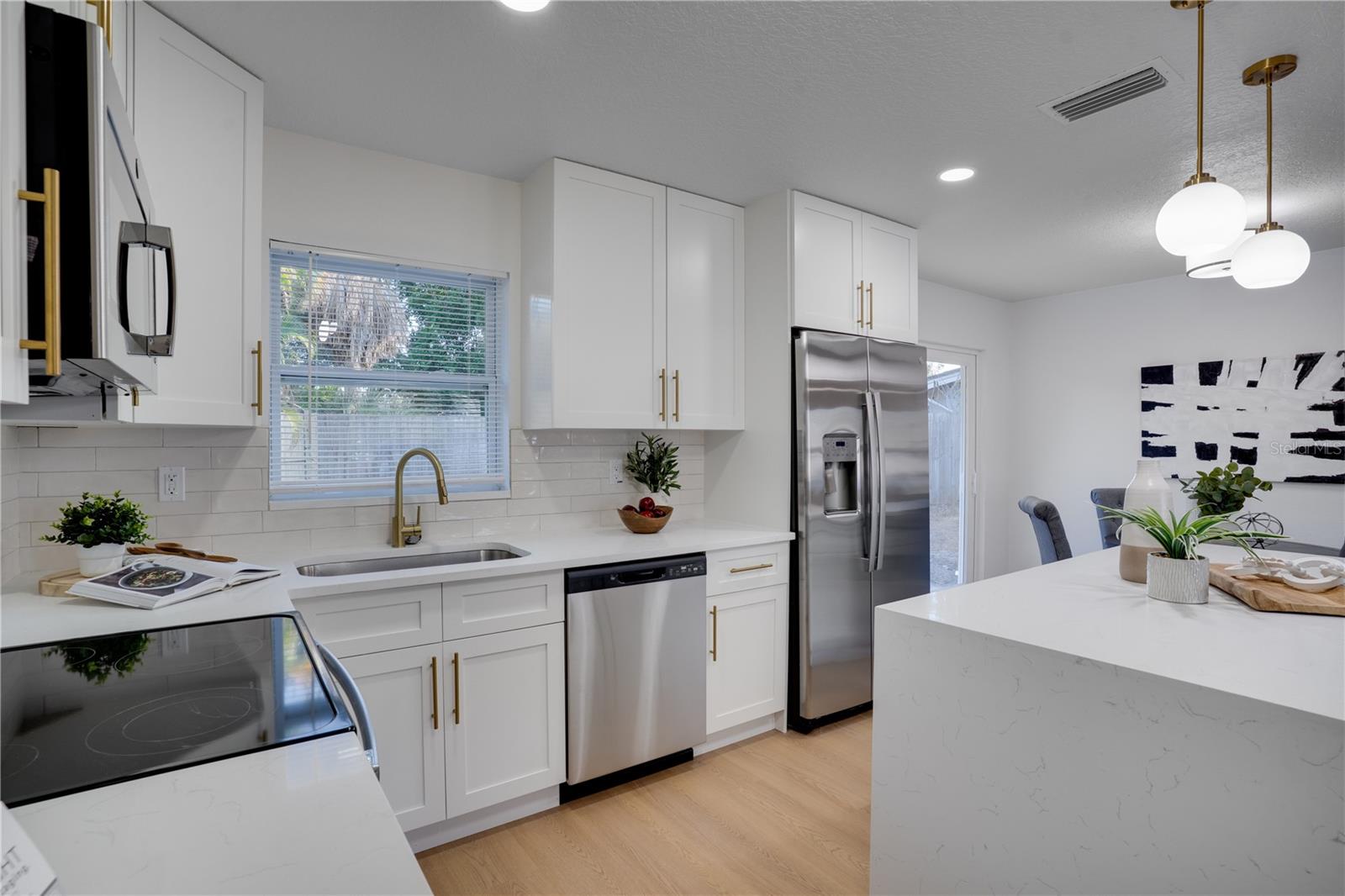 MEADOW LAWN 15TH ADD - Residential