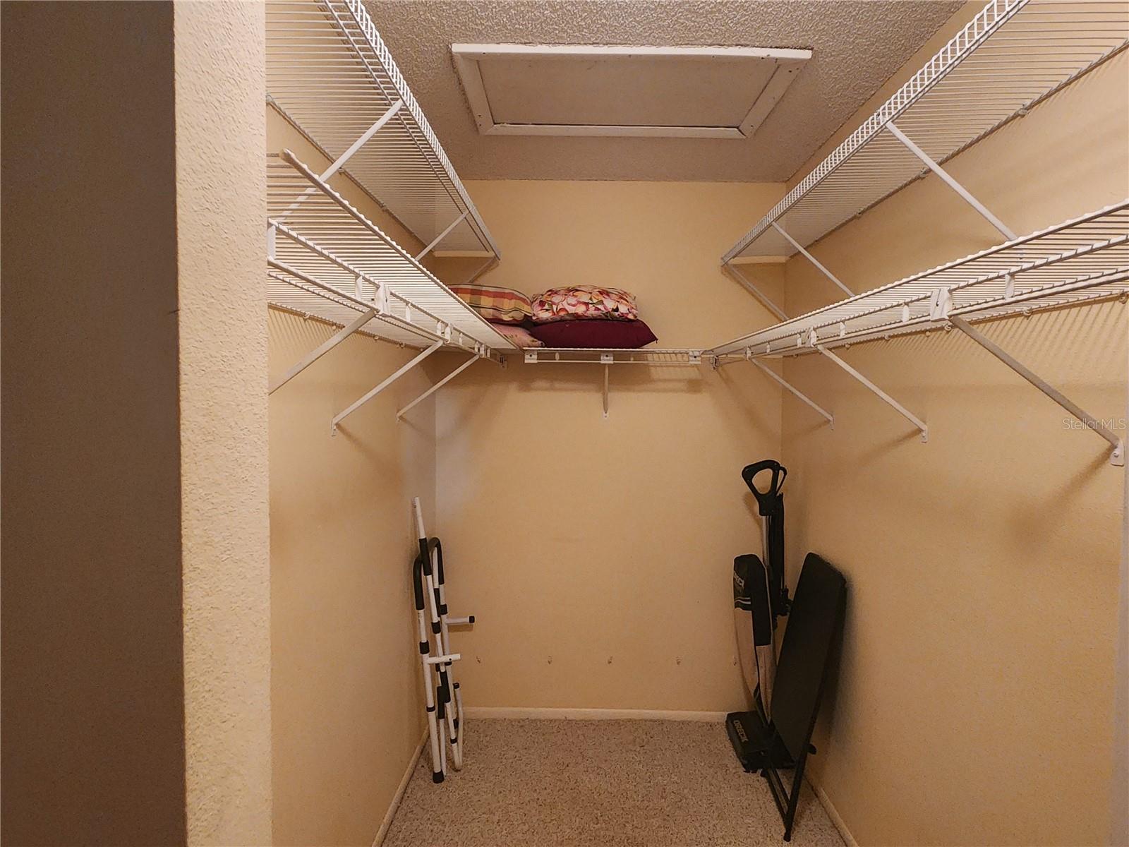 HUNTERS WALK - HAMLETS - Residential