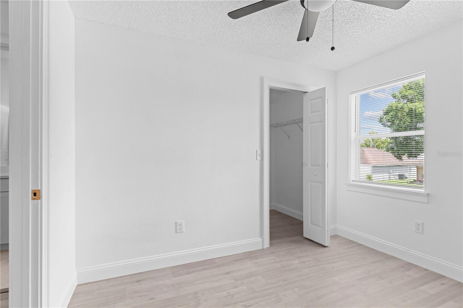 ROYAL RIDGE PH 01 - Residential