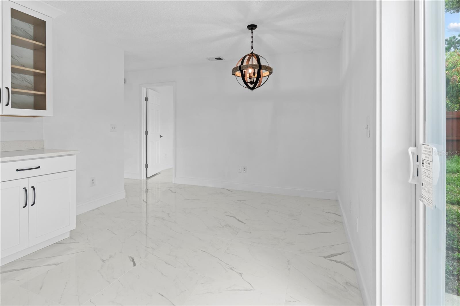 ROYAL RIDGE PH 01 - Residential