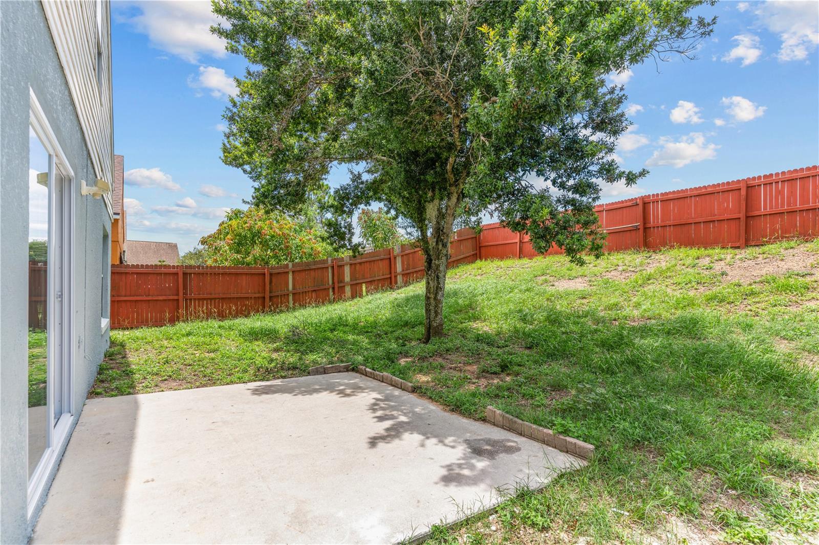 ROYAL RIDGE PH 01 - Residential