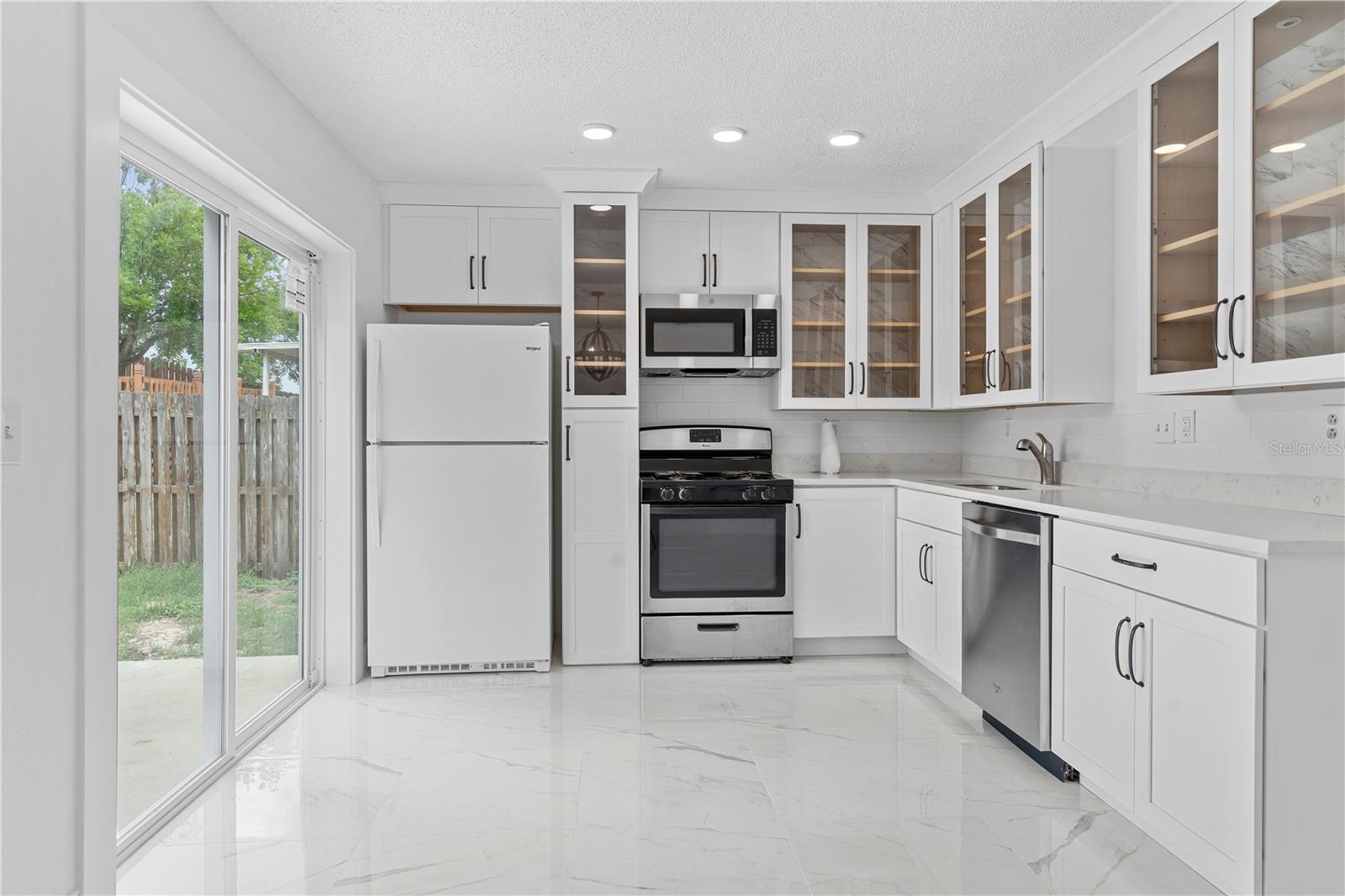 ROYAL RIDGE PH 01 - Residential