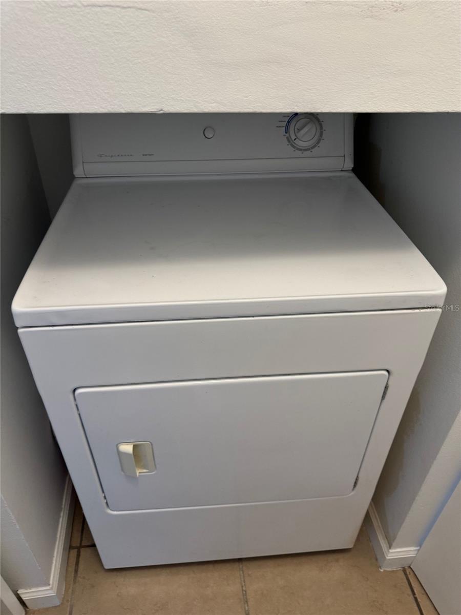 SIESTA LAGO CONDOS - Residential Lease