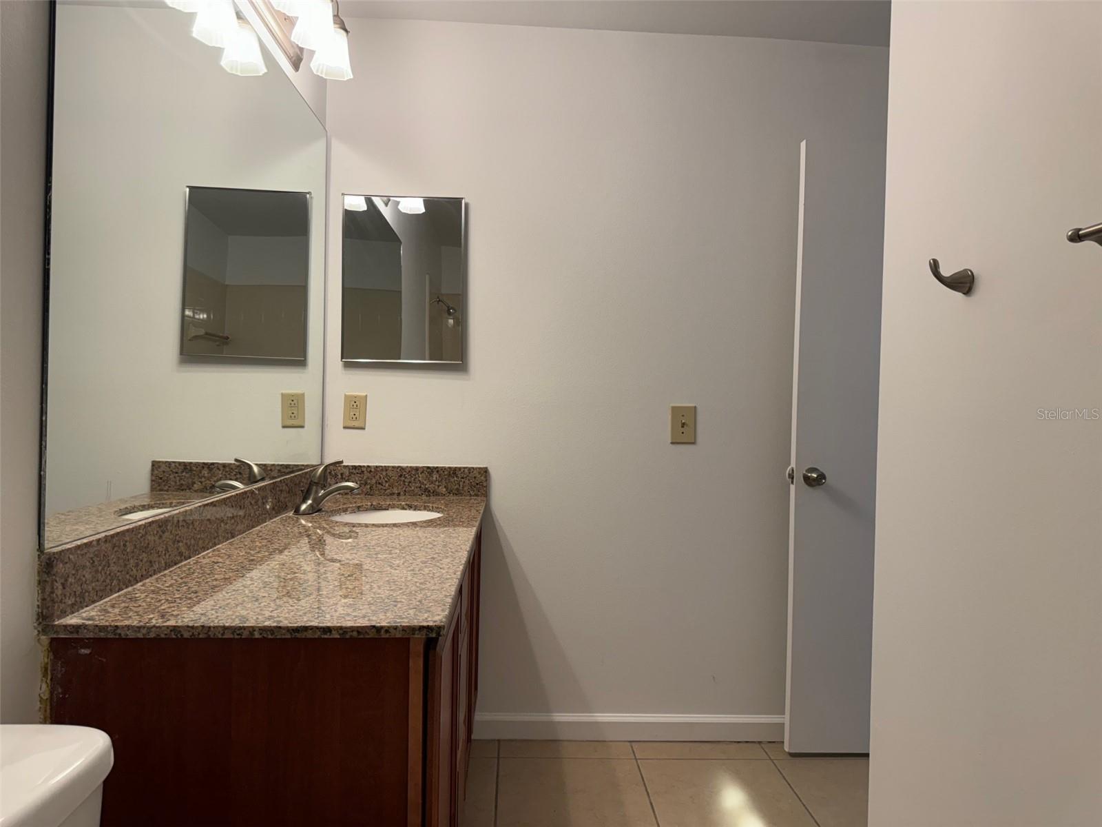 SIESTA LAGO CONDOS - Residential Lease