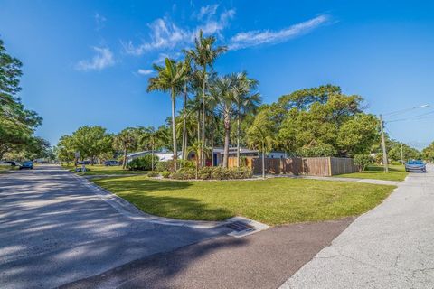 A home in PINELLAS PARK