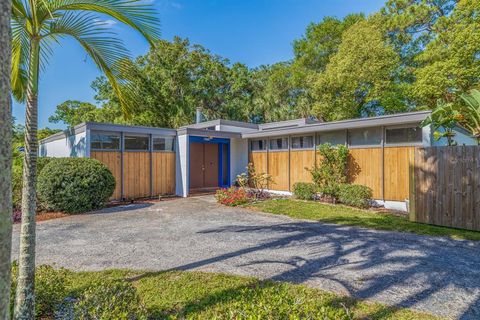 A home in PINELLAS PARK