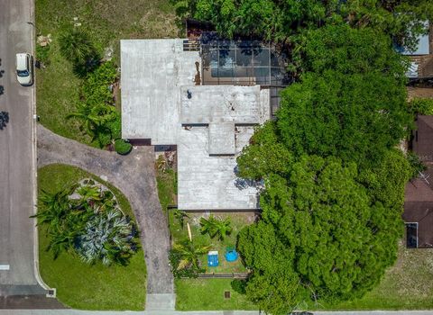 A home in PINELLAS PARK