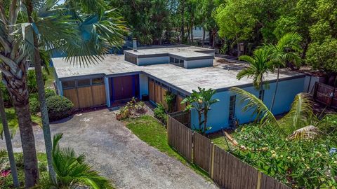 A home in PINELLAS PARK