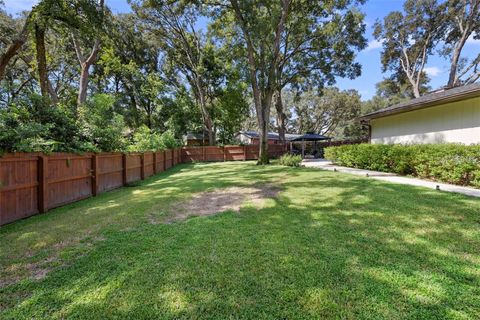 A home in DELAND