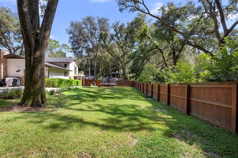 A home in DELAND