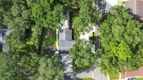 A home in DELAND