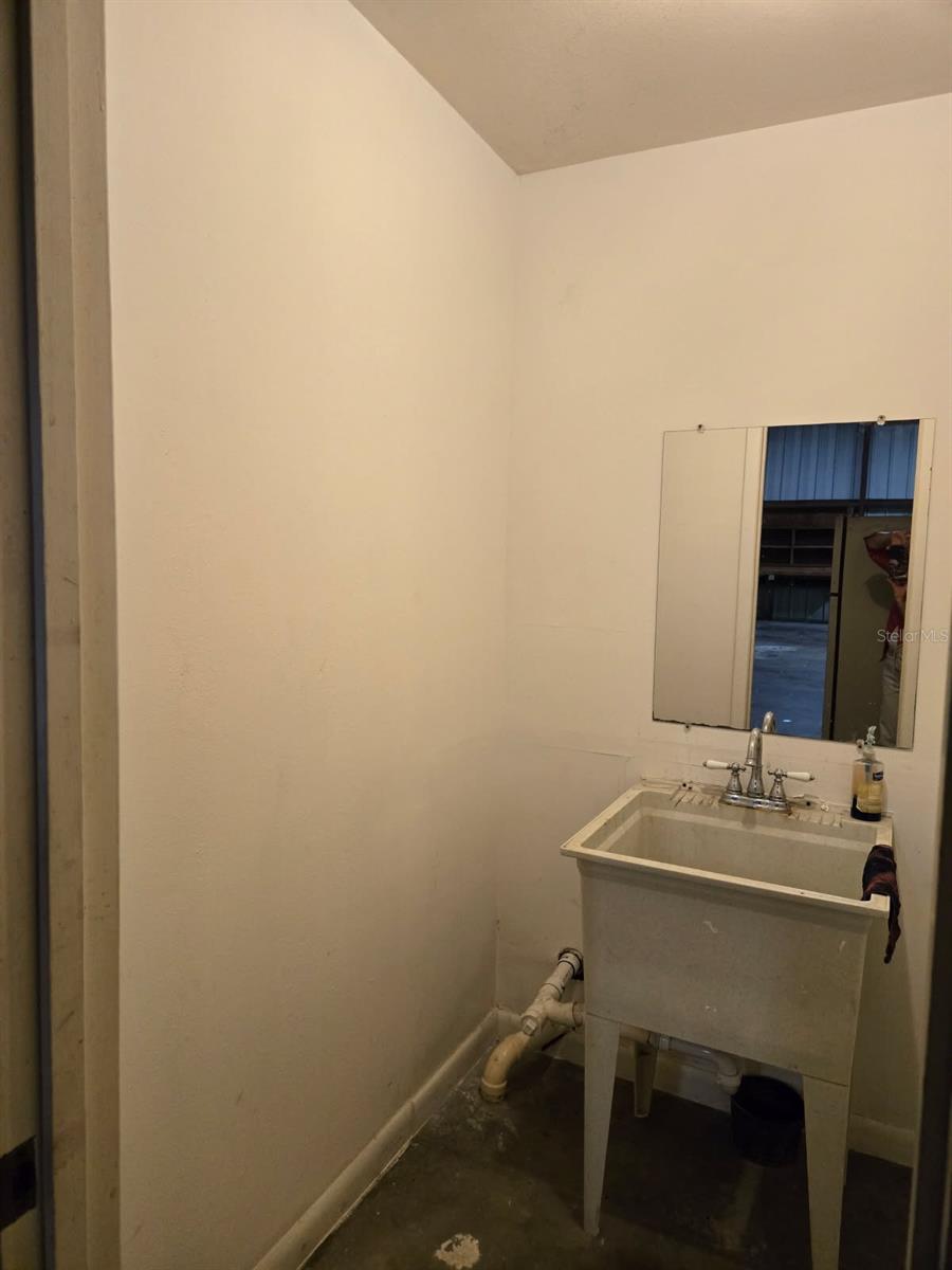 ORANGE PARK SUB - Commercial Lease