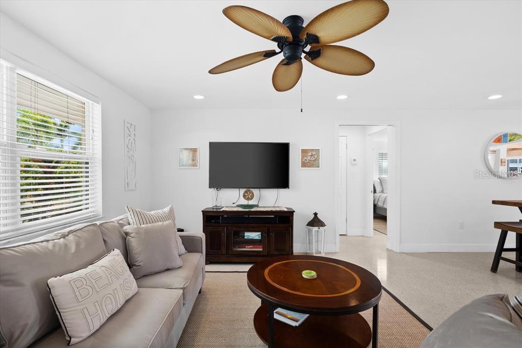 SIESTA MANOR SEC 2 - Residential Lease