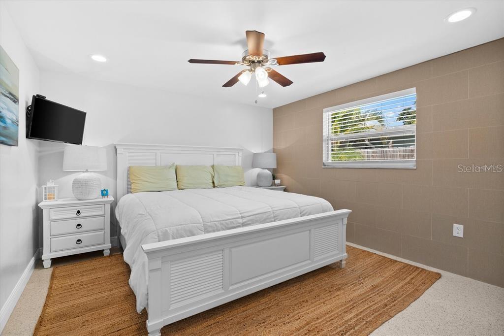 SIESTA MANOR SEC 2 - Residential Lease