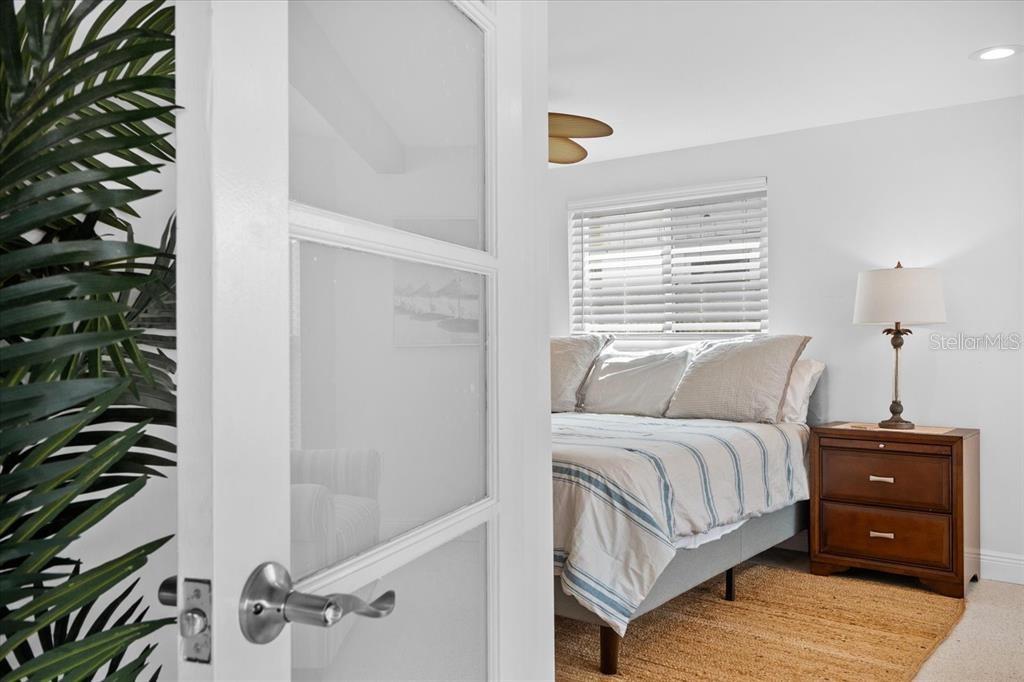 SIESTA MANOR SEC 2 - Residential Lease
