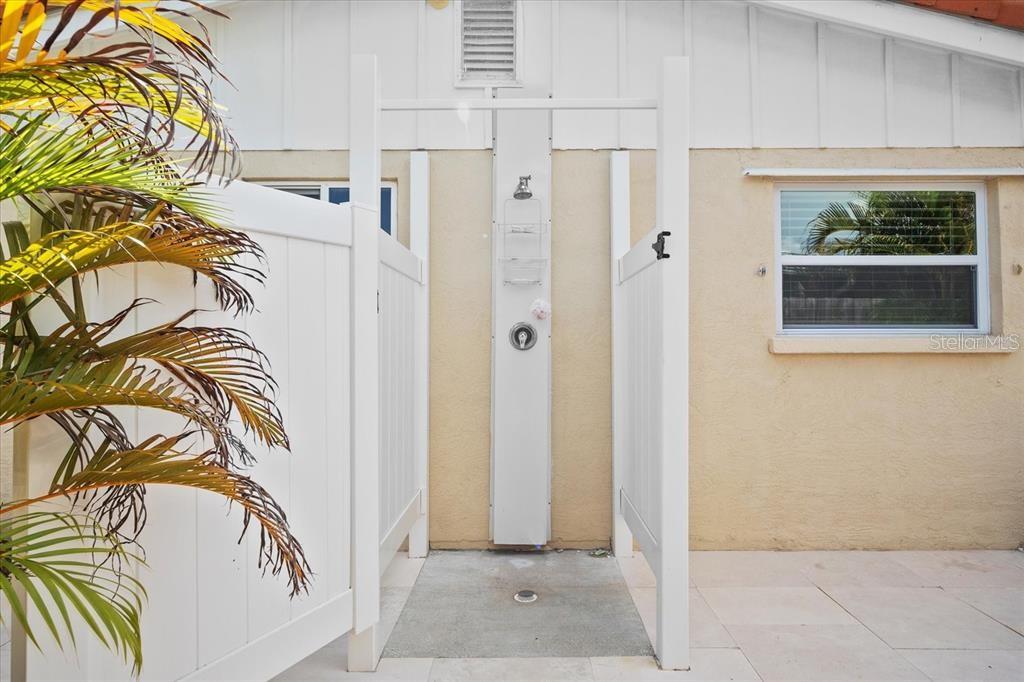 SIESTA MANOR SEC 2 - Residential Lease