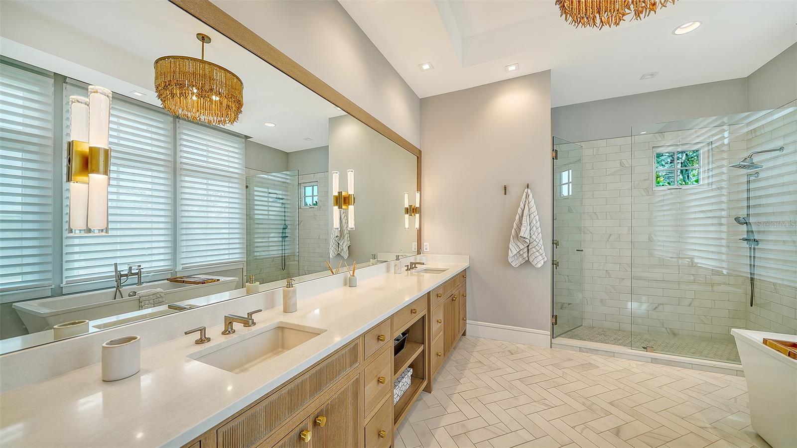 EMERALD HARBOR - Residential