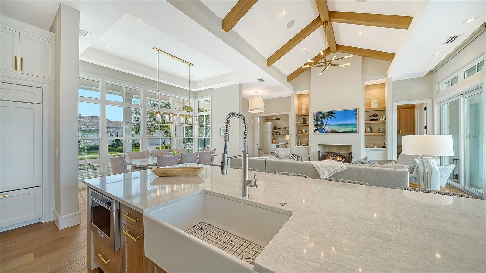 EMERALD HARBOR - Residential