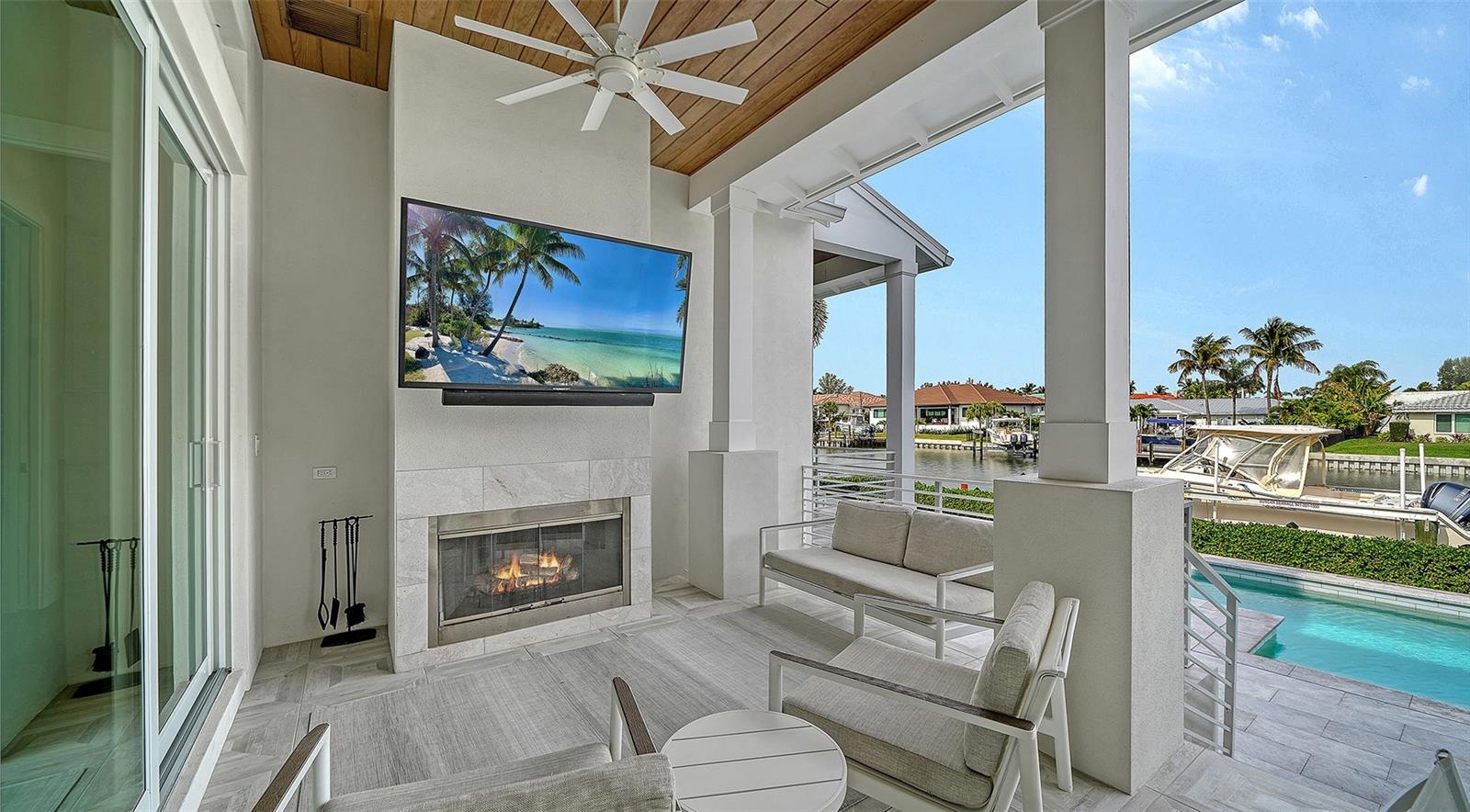 EMERALD HARBOR - Residential