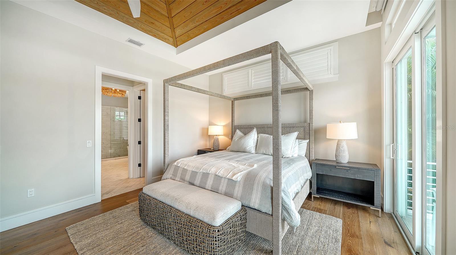 EMERALD HARBOR - Residential