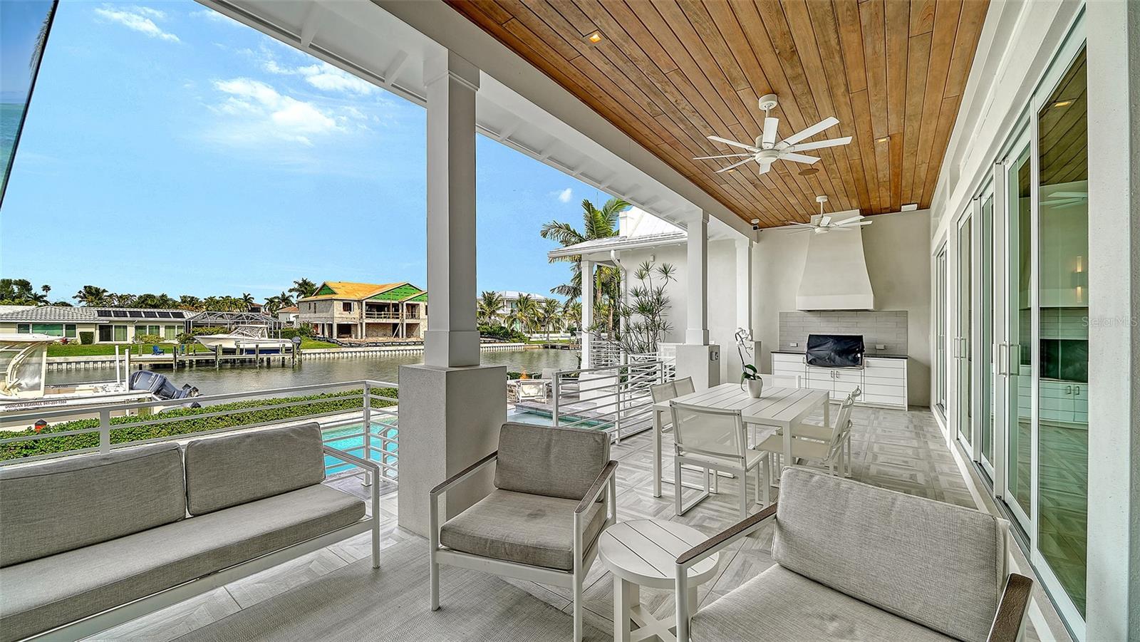 EMERALD HARBOR - Residential