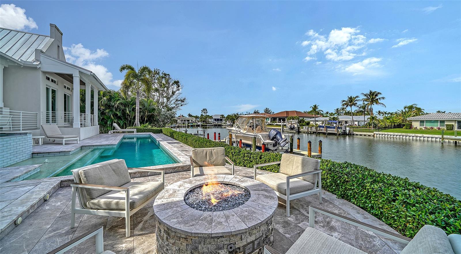 EMERALD HARBOR - Residential