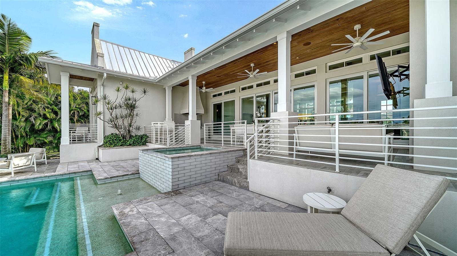 EMERALD HARBOR - Residential