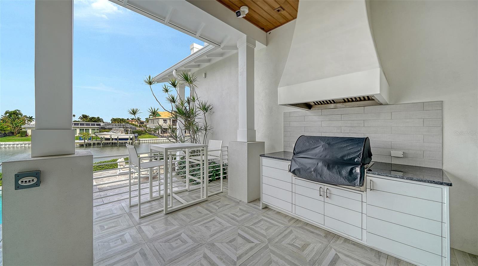 EMERALD HARBOR - Residential