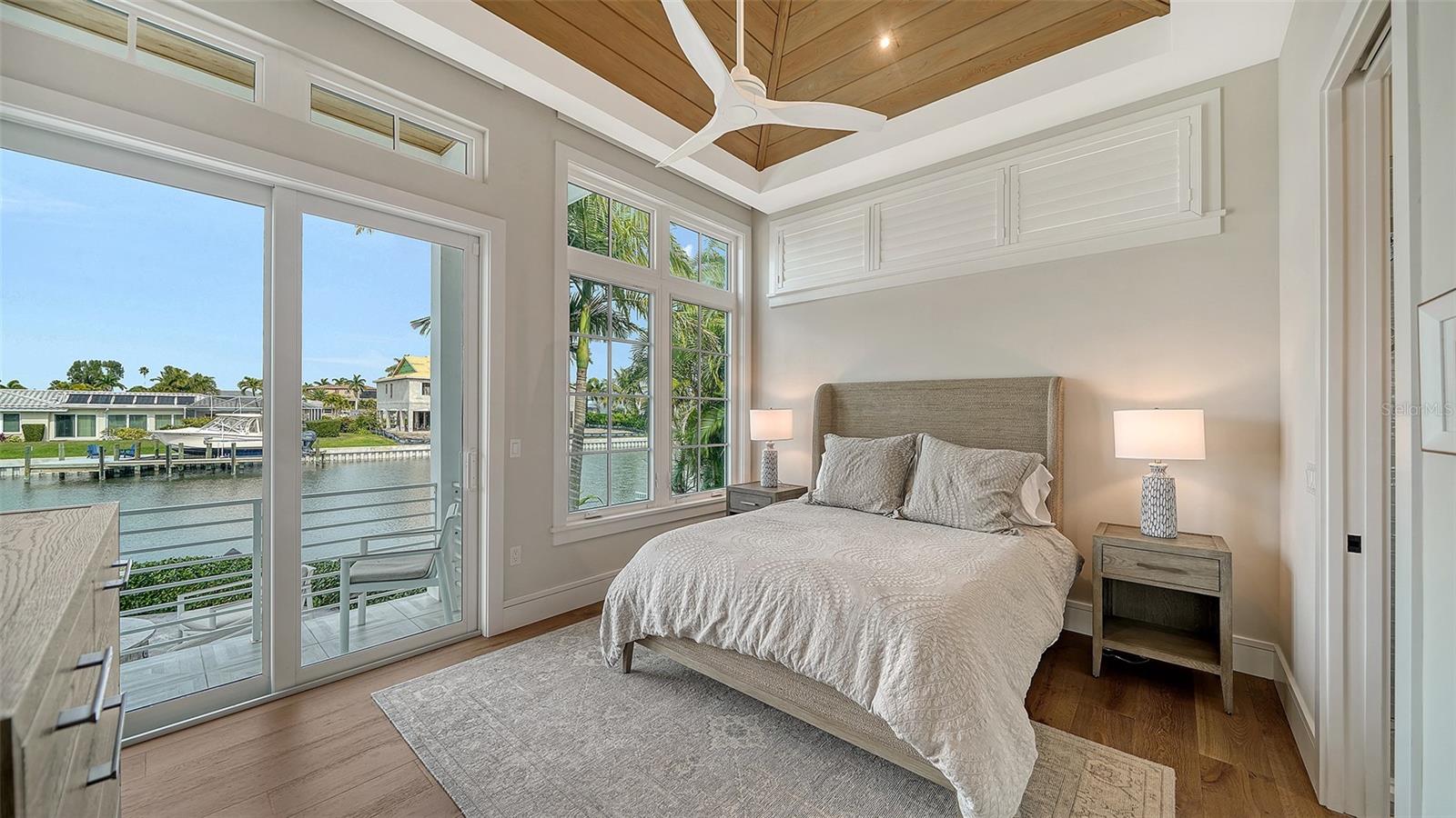 EMERALD HARBOR - Residential