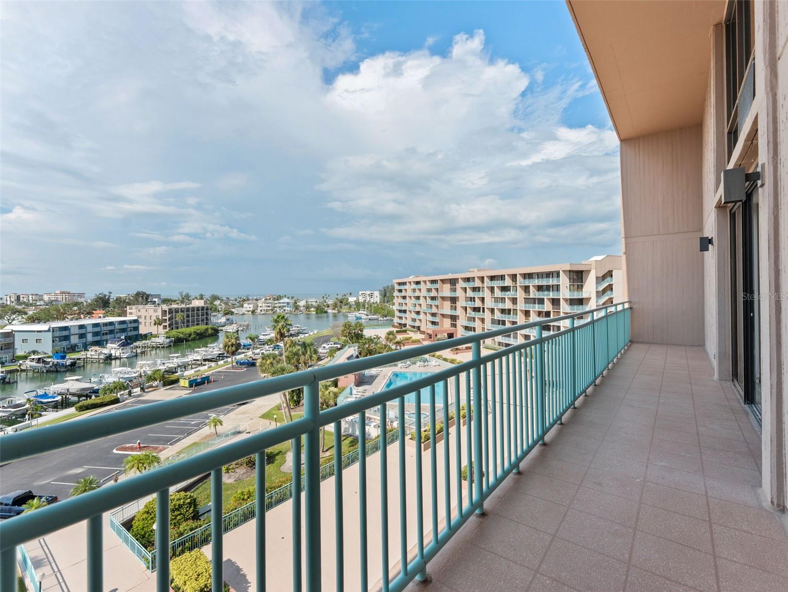 KEY CAPRI CONDO - Residential
