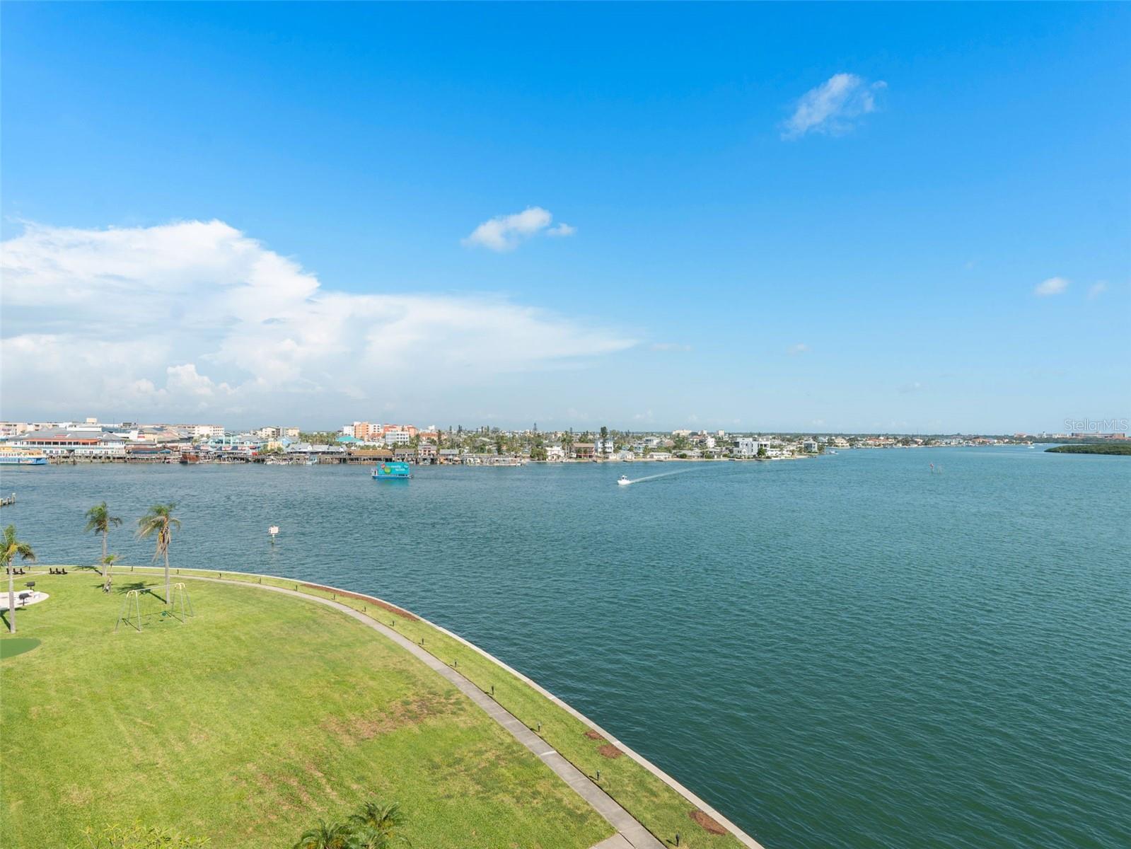 KEY CAPRI CONDO - Residential