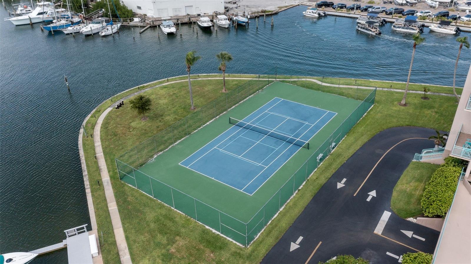 KEY CAPRI CONDO - Residential