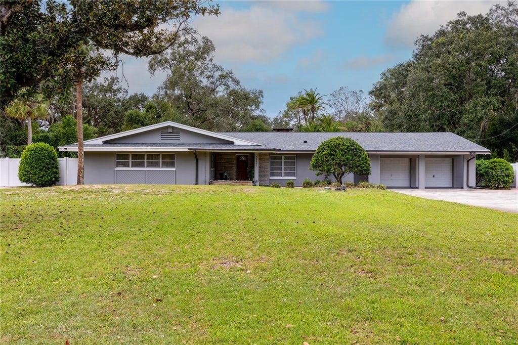 Photo of 16902 Hanna Road, Lutz, FL 33549 (MLS # TB8562597)