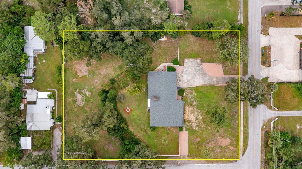 Photo of 16902 Hanna Road, Lutz, FL 33549 (MLS # TB8562597)